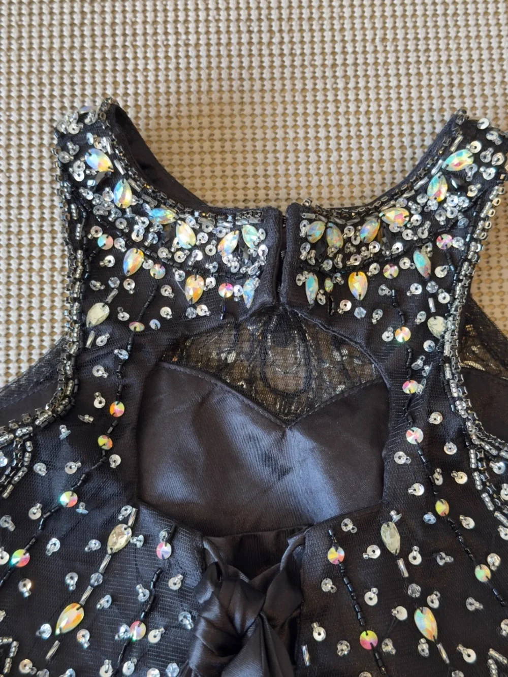 CINDERELLA COUTURE halter illusion neck sleeveless sparkling formal party size 4